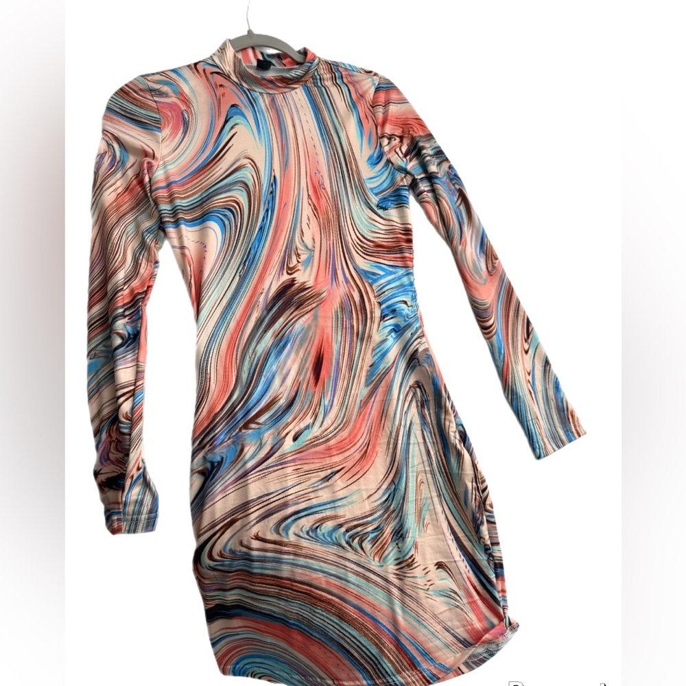 SHEIN MINI DRESS LONG SLEVES  MARVEL